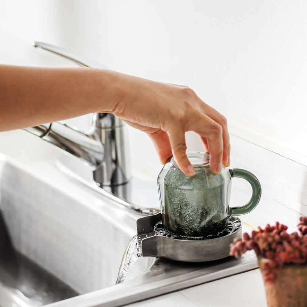 GLASS RINSER FOR KITCHEN SINKS, NSF APPROVED, 4" ROUND STAINLESS STEEL PAN WITH DETACHED WOBBLE PLATE ACTIVATION