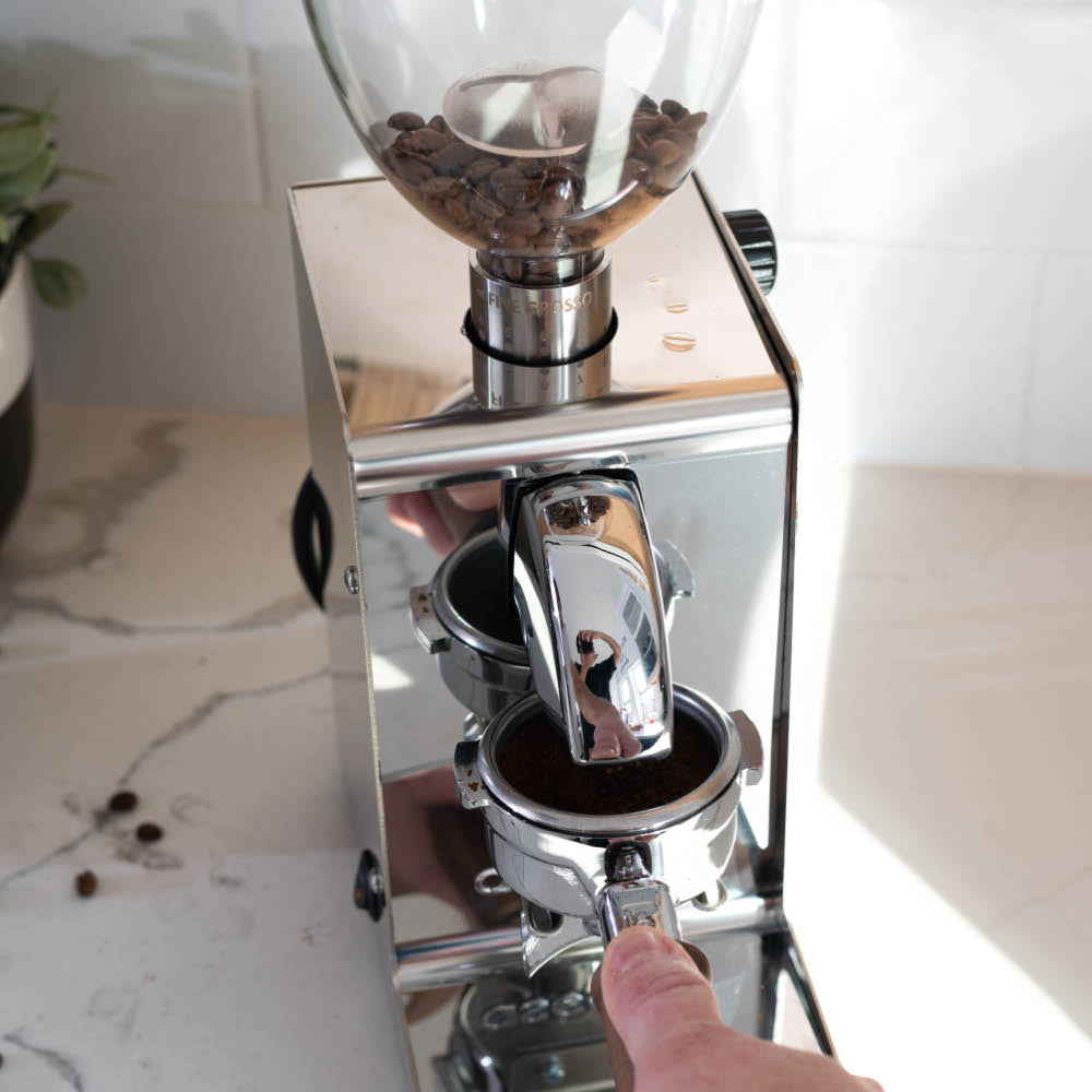 Die-cast aluminium and stainless steel coffee grinder